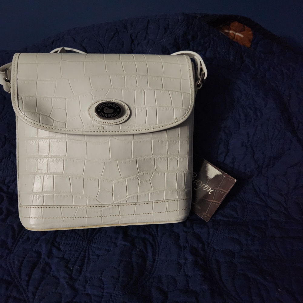 Women's Croc-Embossed Shoulder Bag